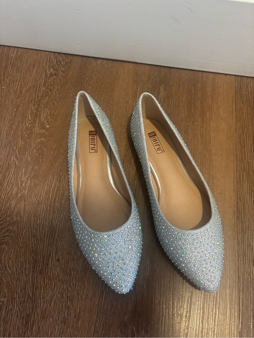 Unbranded Women's Silver Sparkle Pointed Toe Flats